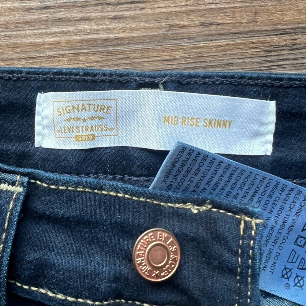 Signature Levi Strauss Gold Womens Mid Rise Skinny Dark Wash Jeans Size 10 Short - Picture 7 of 11